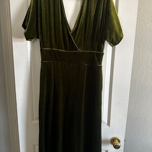 Cider Deep Green Velvet Maxi Dress